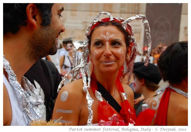 People in silver costumes - Partot Bologna, 2011 - images by S. Deepak