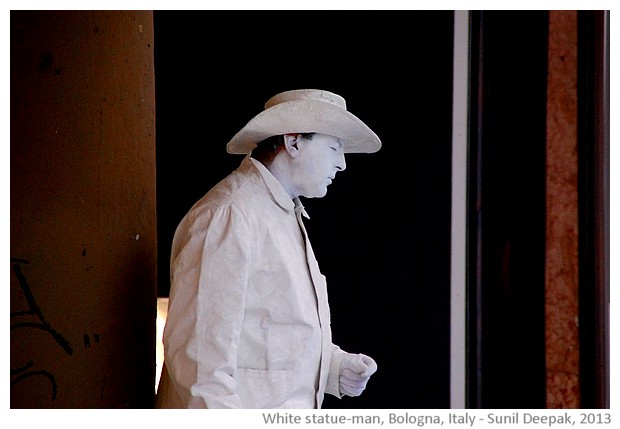 Statue man in white, Bologna, Italy - images by Sunil Deepak, 2013