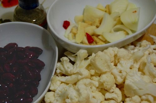 Cauliflower & Kidney beans soup - S. Deepak, 2011