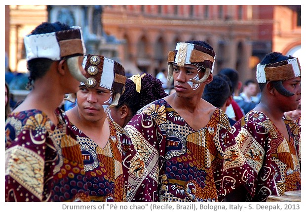 Brazilian group Pè no chao in Bologna, Italy - S. Deepak, 2013