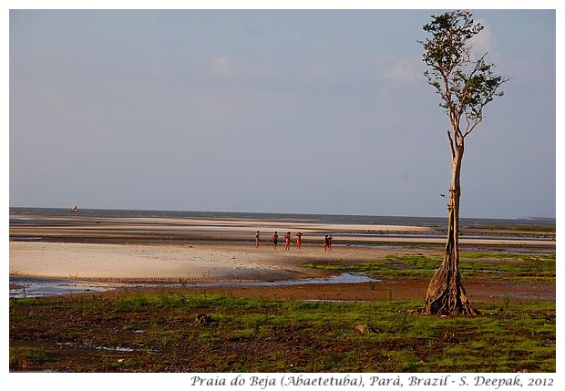 Families playing football at Beja beach, Abaetetuba, Parà, Brazil - S. Deepak, 2012