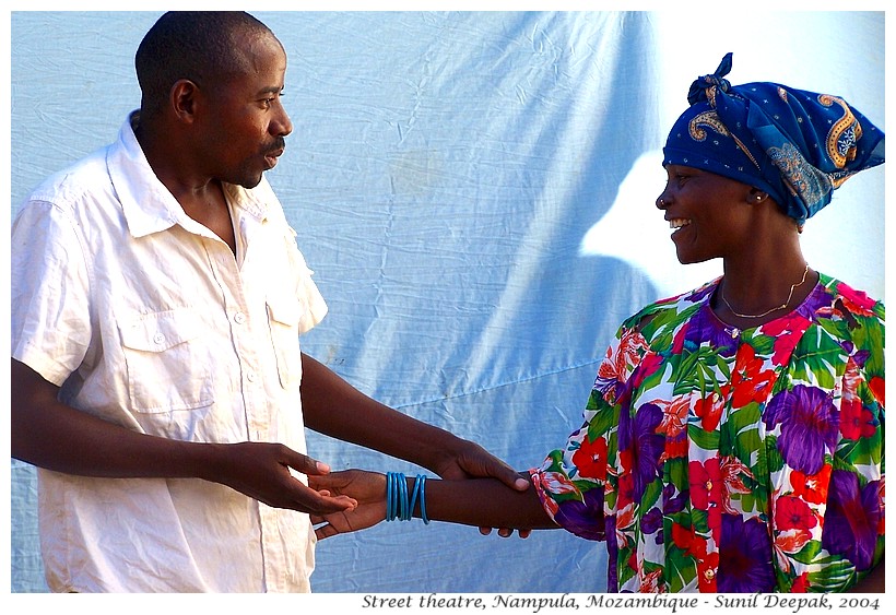 Rehearsal of street theatre, Nampula, Mozambique - Images by Sunil Deepak