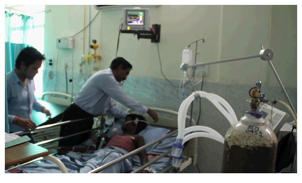 ICU in an Indian hospital - Image by Sunil Deepak