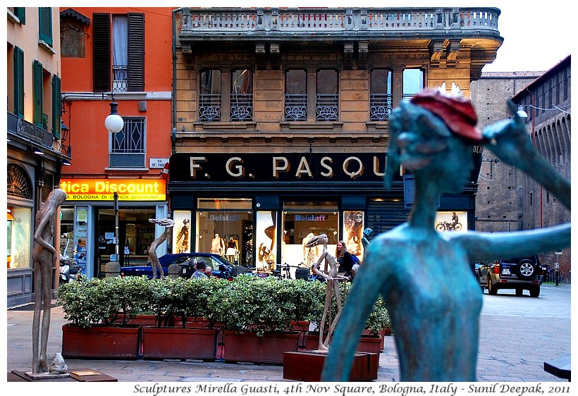 Sculptures in Piazza 4 Novembre, Bologna, Italy - Images by Sunil Deepak