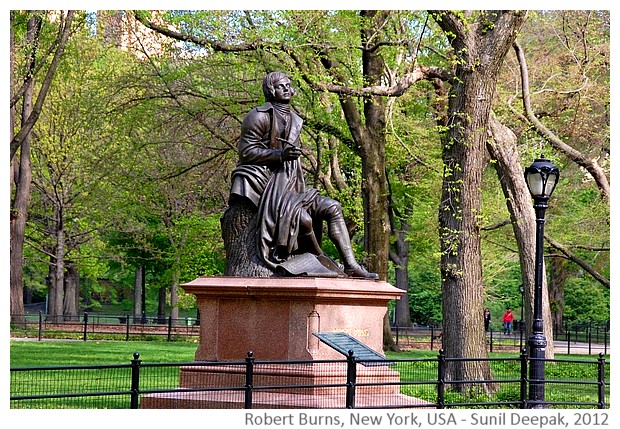 Art & Sculptures about books - Robert Burns' statue in New York - Image by S. Deepak