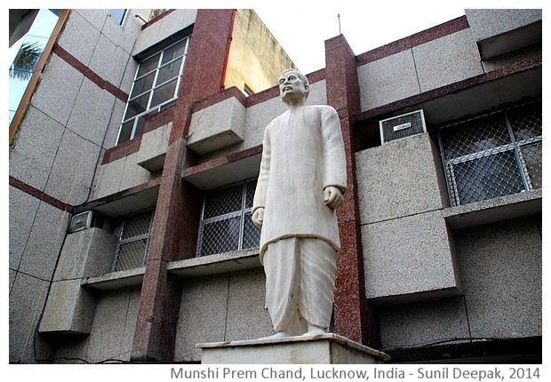 Art & Sculptures about books - Munshi Prem Chand, Lucknow, India - Image by S. Deepak