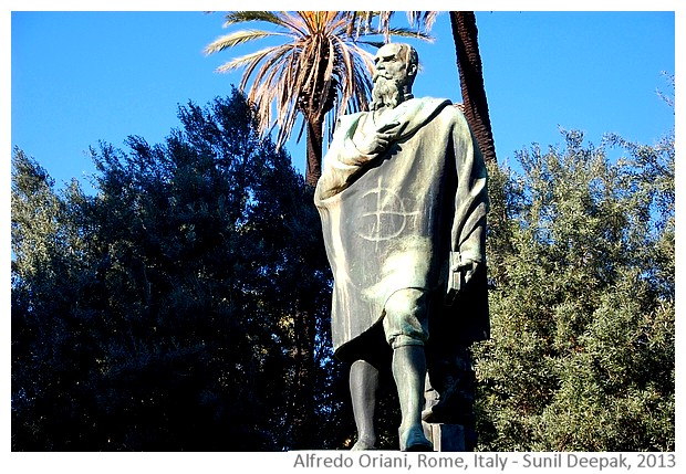 Art & Sculptures about books - Alfredo Oriani, Rome - Image by S. Deepak