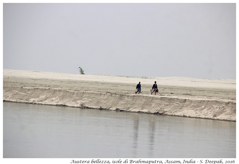 Austera bellezza delle isole di Brahmaputra, Assam India - Images by Sunil Deepak