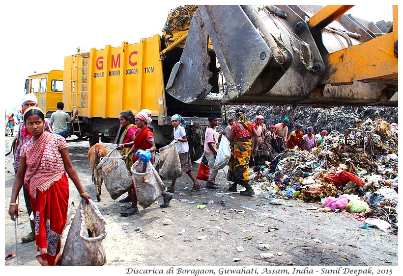 Discarica di Guwahati - Immagini di Sunil Deepak