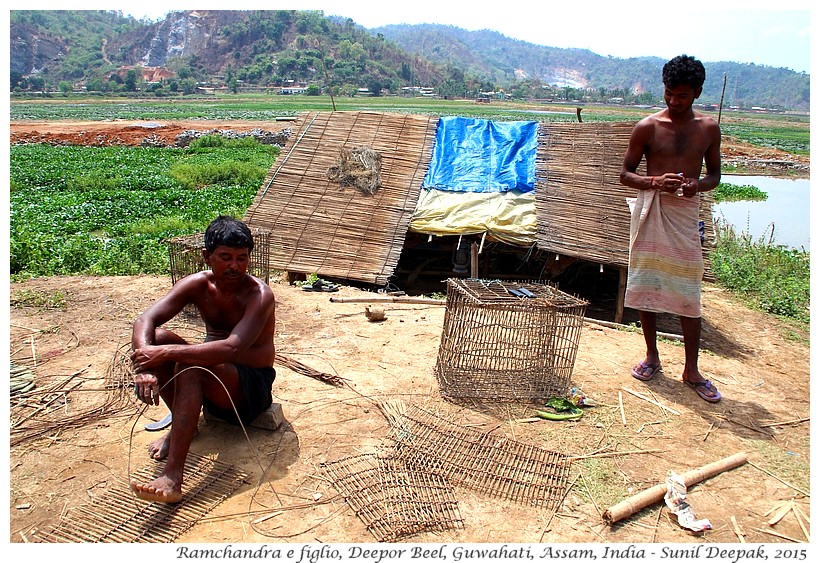 Ramchandra e figlio, Deepor Beel, palude di Guwahati - Immagini di Sunil Deepak