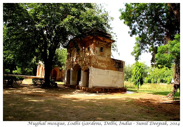 Jorbagh Metro Station walks - Lodhi garden, Safdarjung tomb - Images by Sunil Deepak