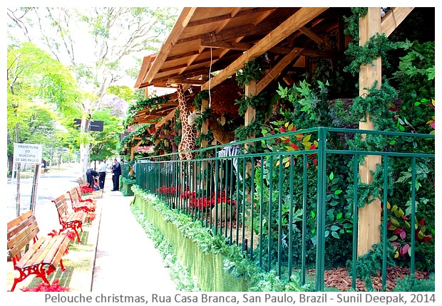 Pelouche christmas, Rua Casa Branca, San Paulo, Brazil - Images by Sunil Deepak, 2014