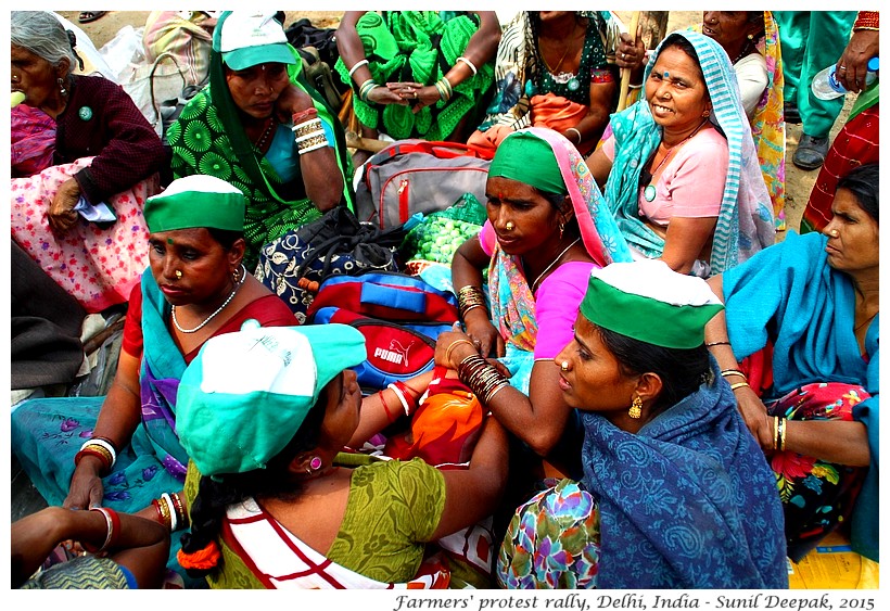 Farmers in green caps, Delhi, India - Images by Sunil Deepak
