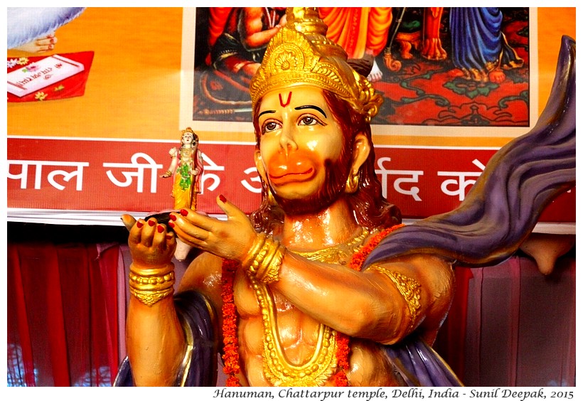 Hanuman statue, Chattarpur, Delhi, India - Images by Sunil Deepak