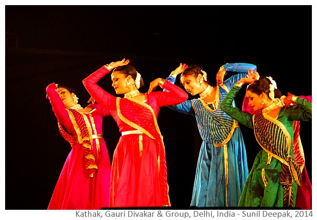 Gauri Divakar & group, Delhi, India - Images by Sunil Deepak, 2014