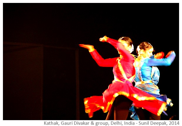 Gauri Divakar & group, Delhi, India - Images by Sunil Deepak, 2014