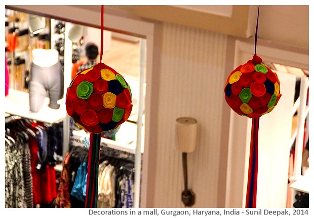 Decorations in a mall, Gurgaon, Haryana, India - Sunil Deepak, 2014