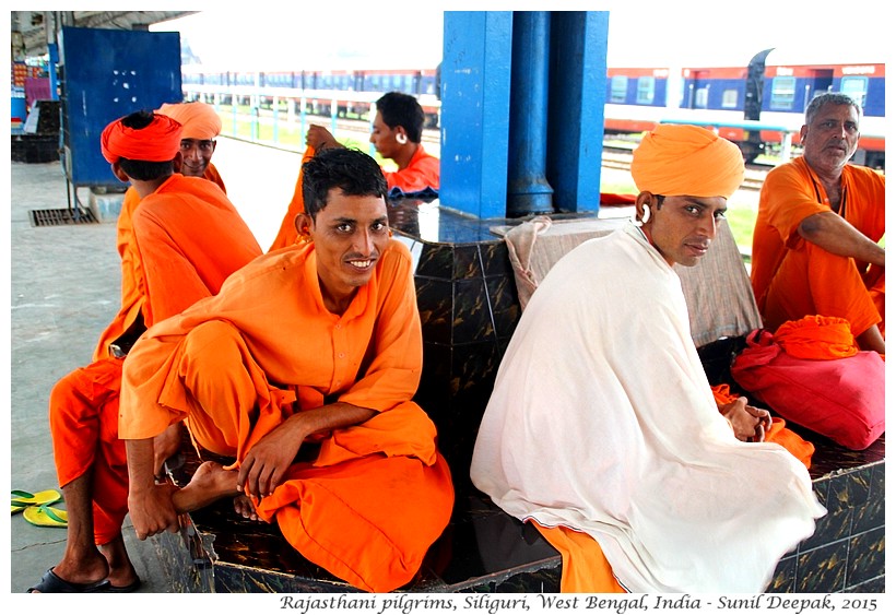 Pilgrims from Rajasthan, Siliguri, West Bengal, India - Images by Sunil Deepak