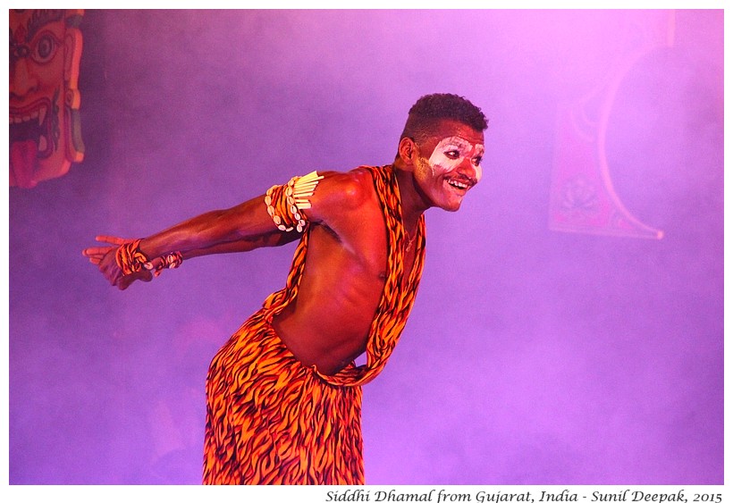 Siddhi dhamal dance from Gujarat, India - Images by Sunil Deepak