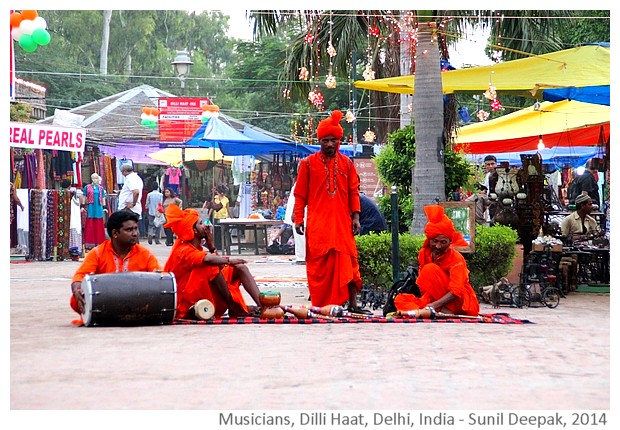 Ex-snake charmers musicians, Delhi, India - images by Sunil Deepak, 2014