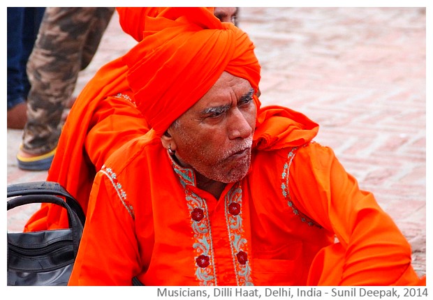 Ex-snake charmers musicians, Delhi, India - images by Sunil Deepak, 2014