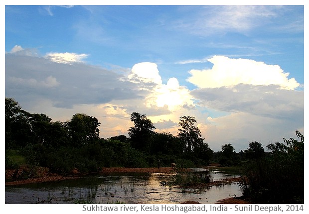 Suktawa river, Kesla, Hoshangabad India - images by sunil Deepak, 2014