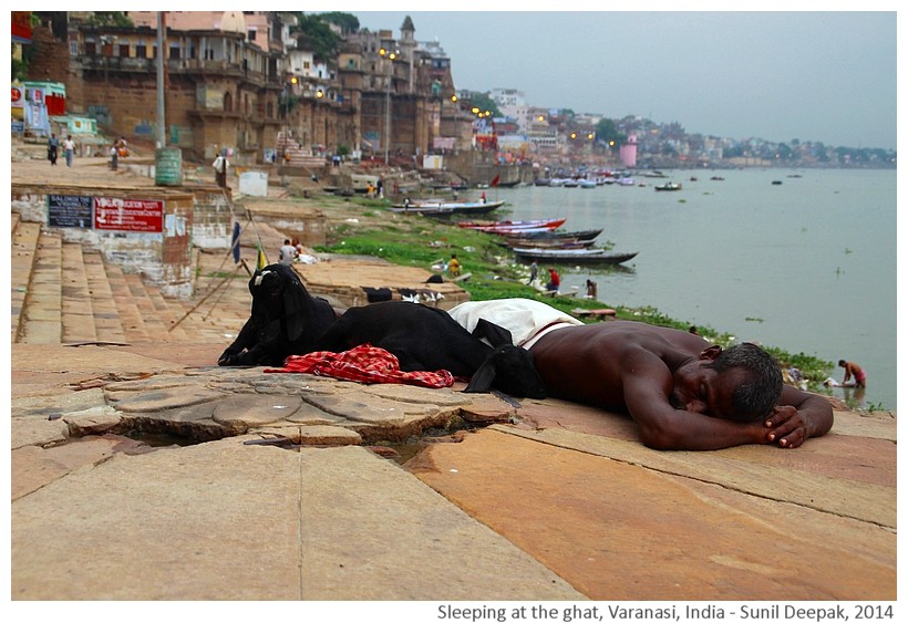 People sleeping, ghats, Varanasi, India - Images by Sunil Deepak, 2014