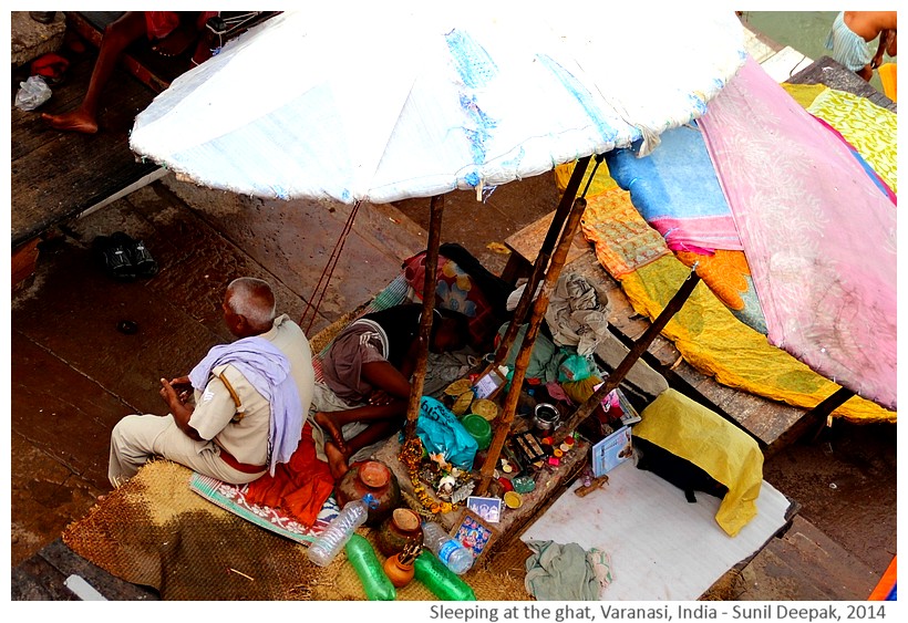People sleeping, ghats, Varanasi, India - Images by Sunil Deepak, 2014