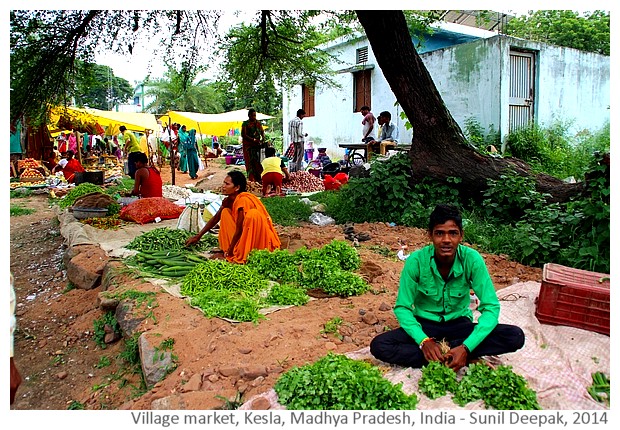 Weekly village market, Kesla, Hoshangabad, MP, India - images by Sunil Deepak, 2014