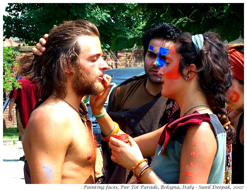 Painting faces, Par Tot parade, Bologna, Italy - Images by Sunil Deepak