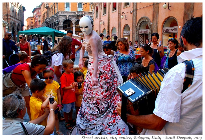 Street artists, Bologna centre, Italy - Images by Sunil Deepak