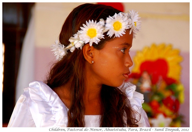 Children in dance costumes, Abaetetuba, Brazil - Images by Sunil Deepak