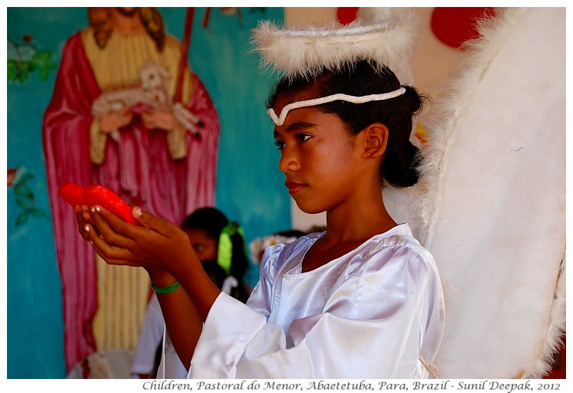 Children in dance costumes, Abaetetuba, Brazil - Images by Sunil Deepak