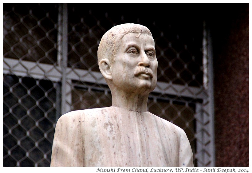 Munshi Prem Chand statue, Lucknow, India - Sunil Deepak, 2010