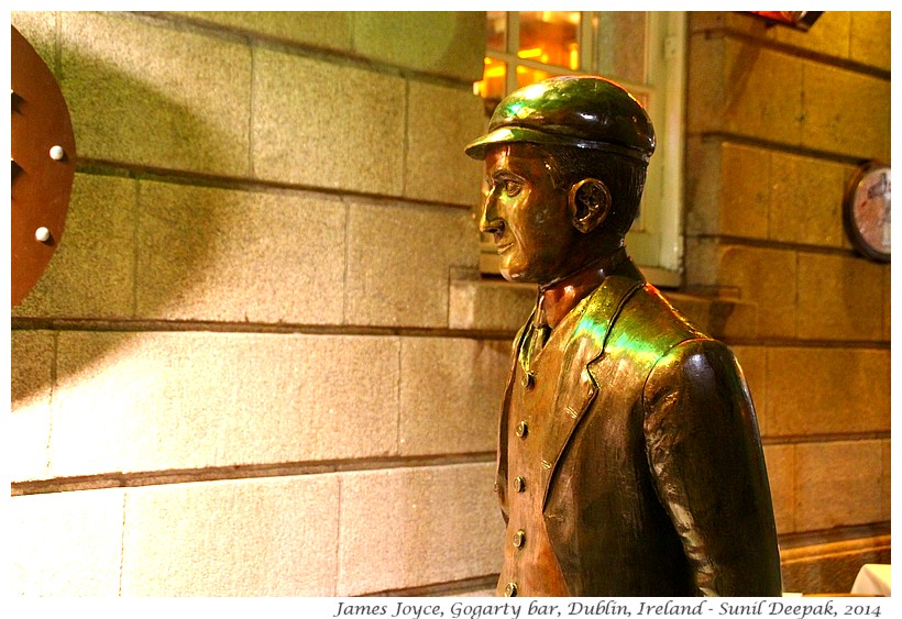James Joyce statue, Dublin Ireland - Sunil Deepak, 2010
