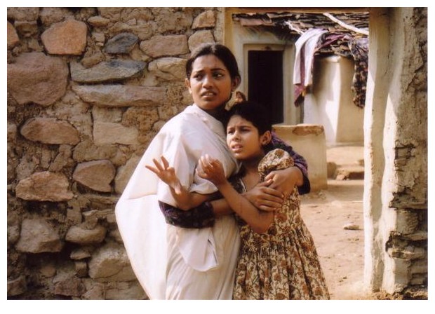 A still from Kasturi Kundal Basey
