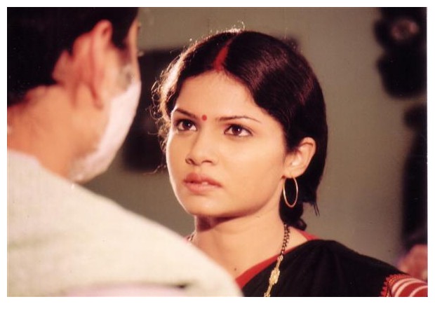 A still from Kasturi Kundal Basey