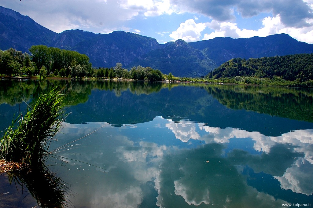 Beautiful, Hi-resolution free wall papers by Sunil Deepak